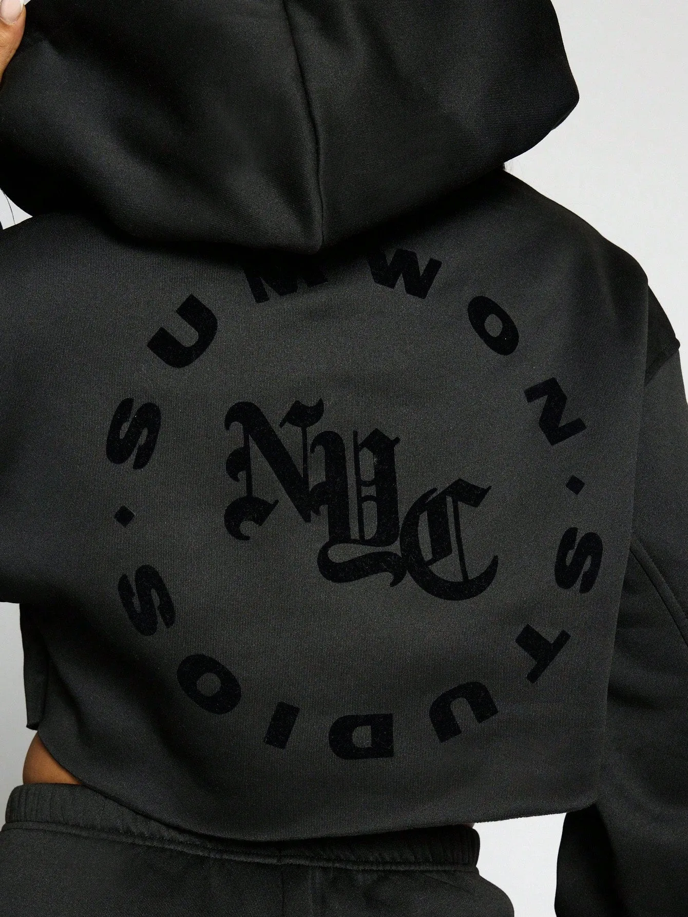 SUMWON WOMEN Cropped Hooded With Back Print