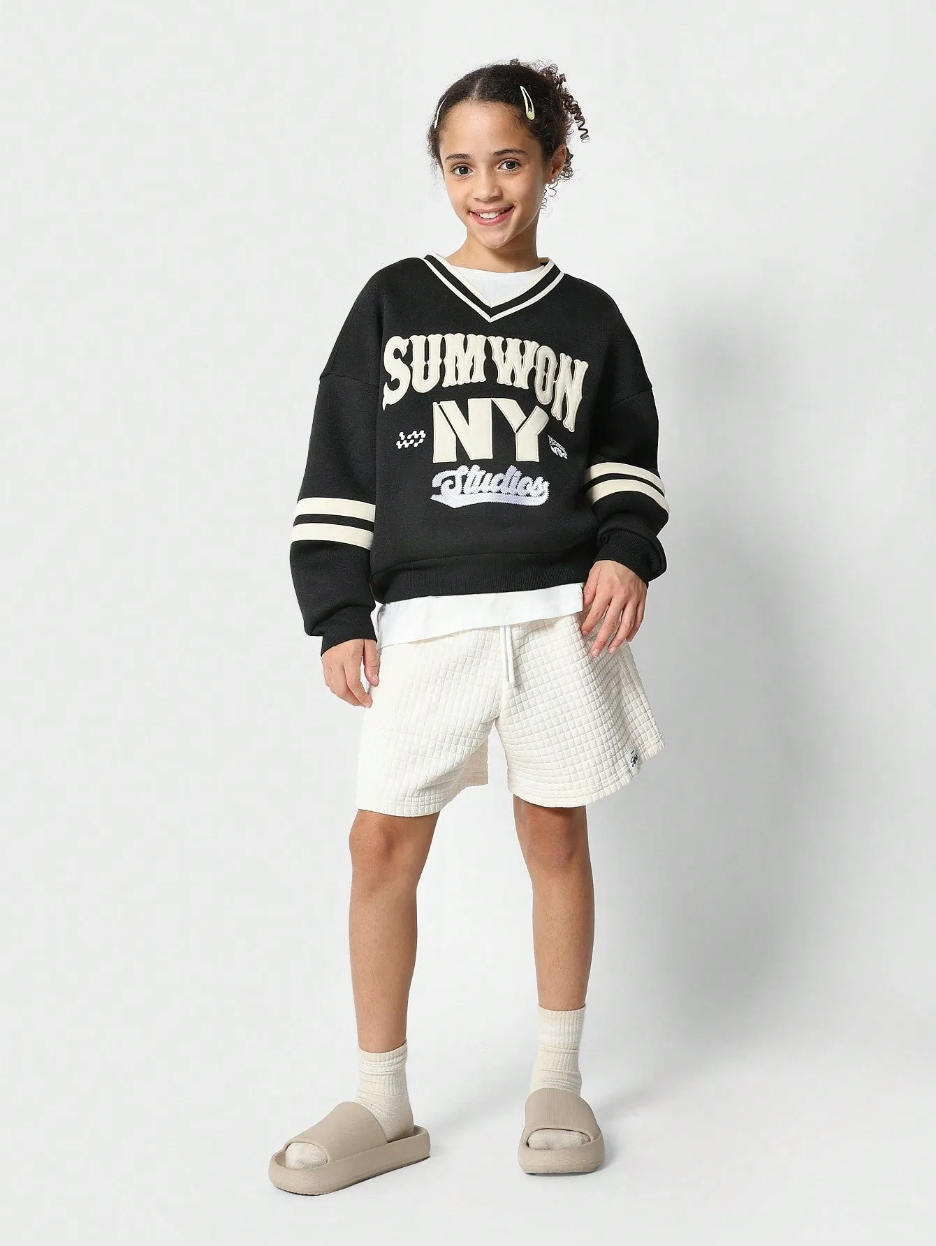 Tween Girls Oversized Fit Crew Sweatshirt With Applique Graphic