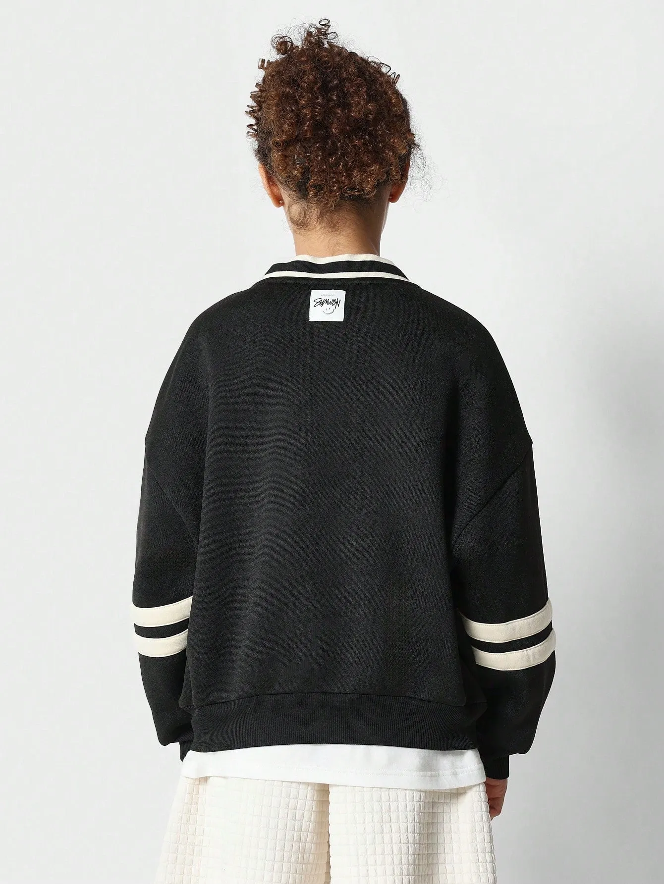 Tween Girls Oversized Fit Crew Sweatshirt With Applique Graphic